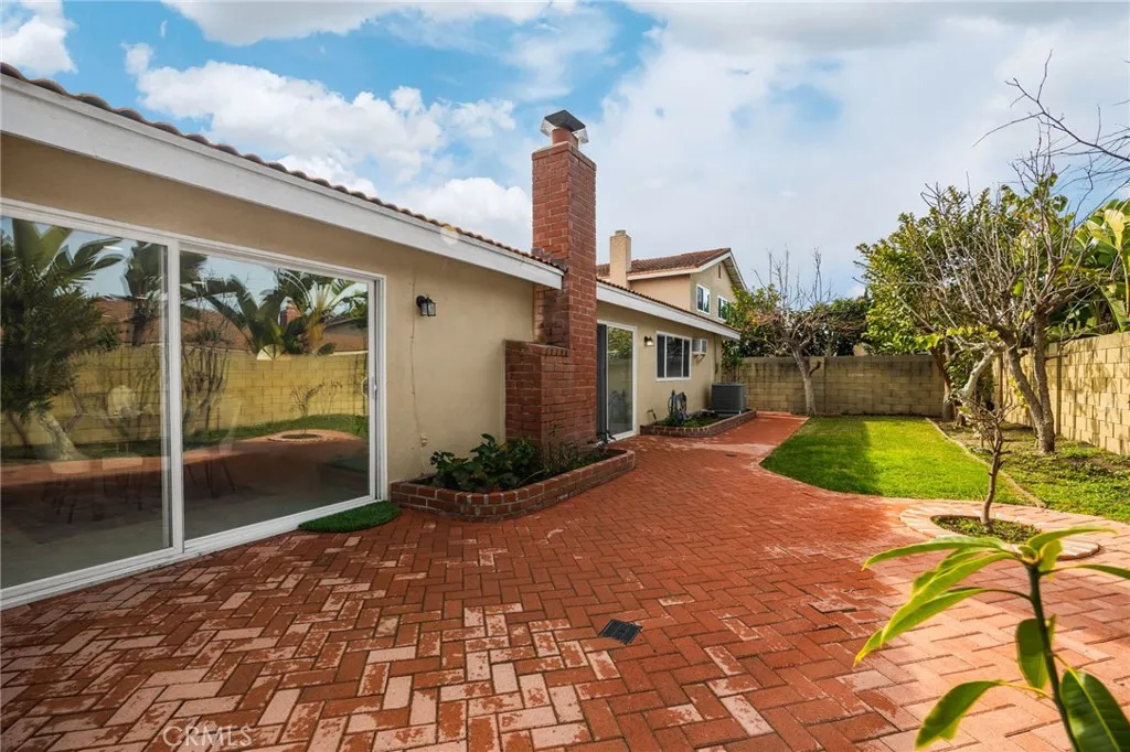 6781 Bridgewater, Huntington Beach, California 92647 home-pic-37