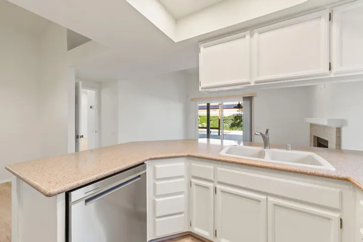 06_75258_La_Sierra_Dr_Jan_306_mls