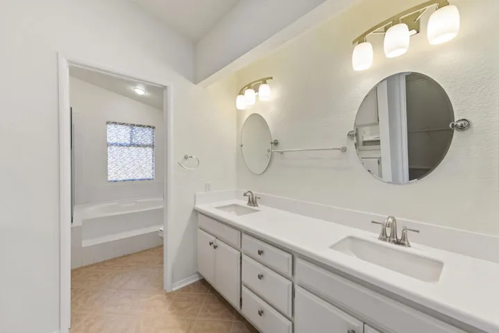 16_75258_La_Sierra_Dr_Jan_3016_mls