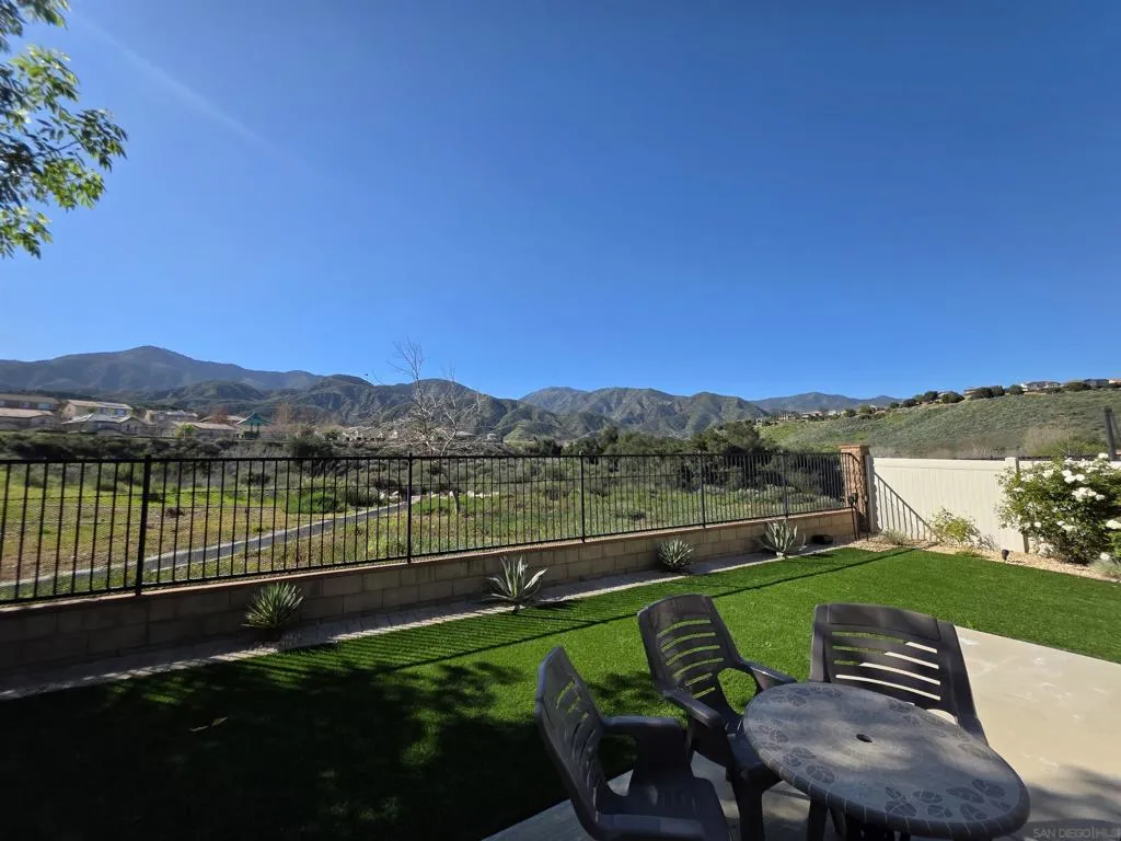 11727 Coriander Way, Corona, California 92883 home-pic-2