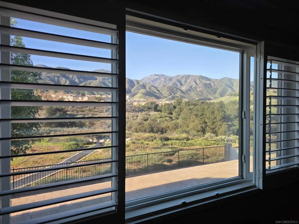 11727 Coriander Way, Corona, California 92883 home-pic-55