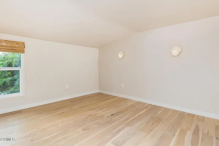 987 Bell St 025-mls