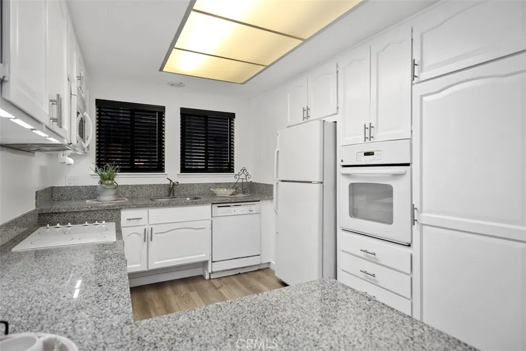 851 Ronda Mendoza B, Laguna Woods, California 92637 home-pic-18