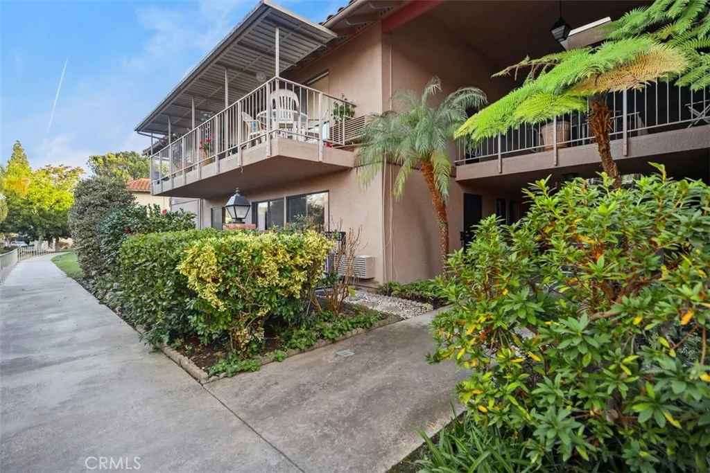 851 Ronda Mendoza B, Laguna Woods, California 92637 home-pic-3