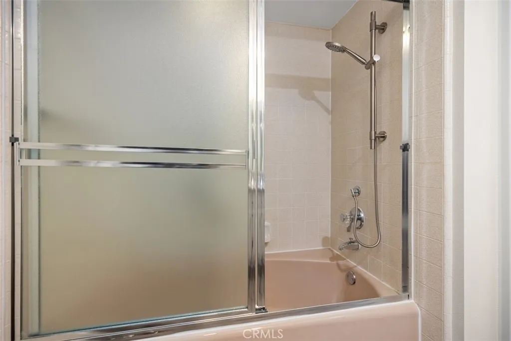 851 Ronda Mendoza B, Laguna Woods, California 92637 home-pic-27