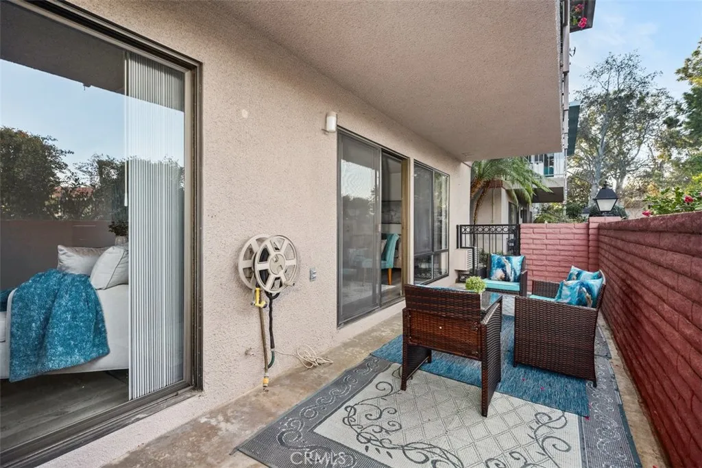 851 Ronda Mendoza B, Laguna Woods, California 92637 home-pic-24