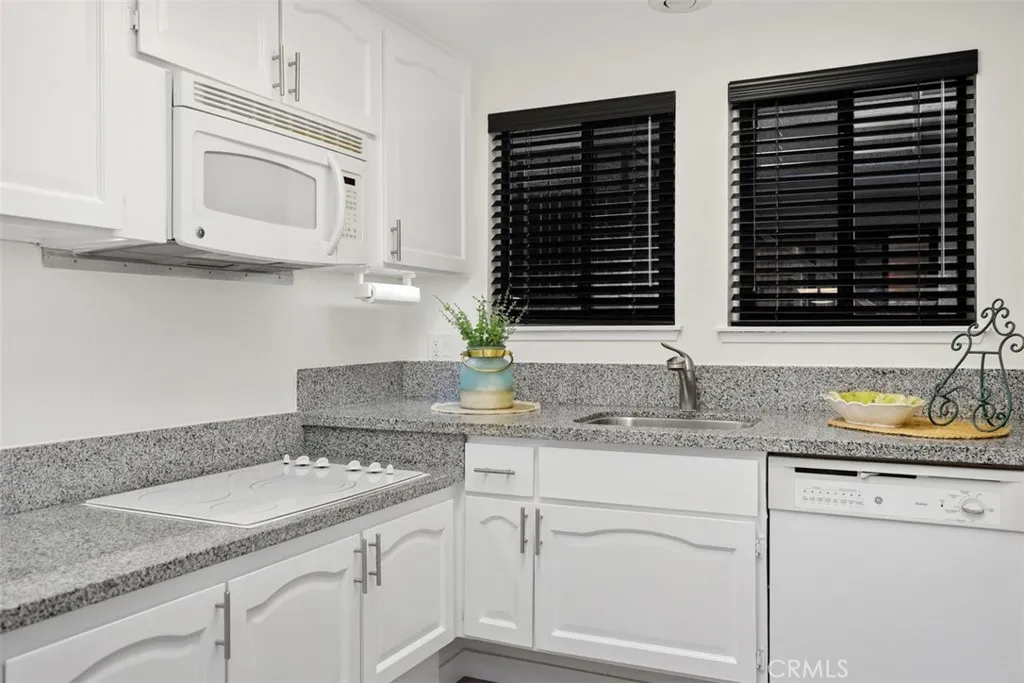 851 Ronda Mendoza B, Laguna Woods, California 92637 home-pic-20