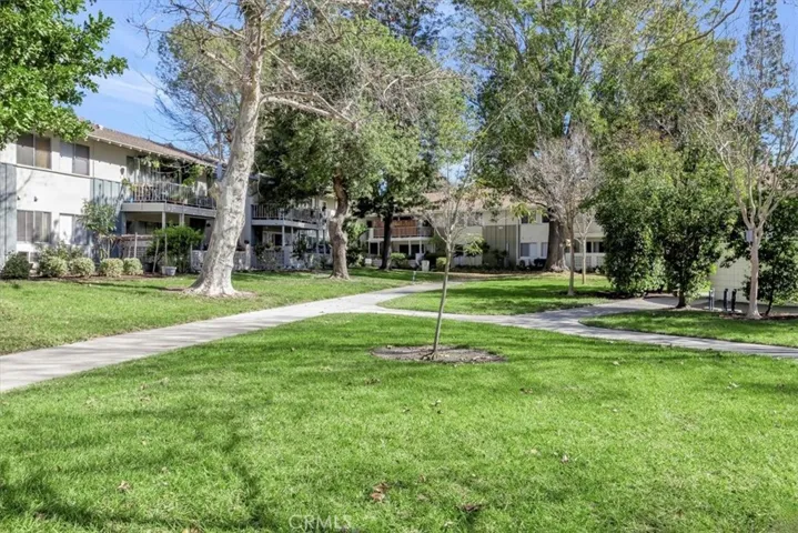 76 Calle Aragon S, Laguna Woods, California 92637