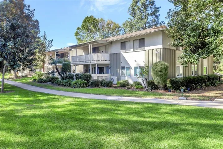 76 Calle Aragon S, Laguna Woods, California 92637