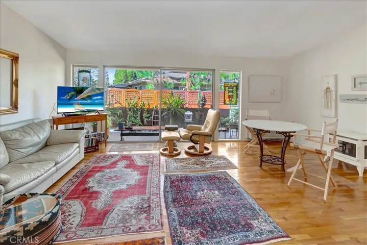 76 Calle Aragon S, Laguna Woods, California 92637
