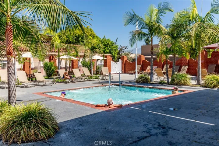76 Calle Aragon S, Laguna Woods, California 92637