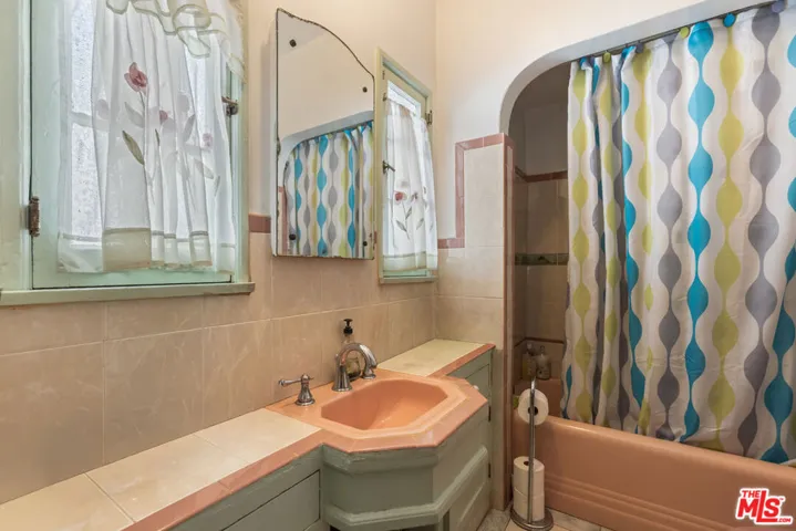 downstairs bath sink