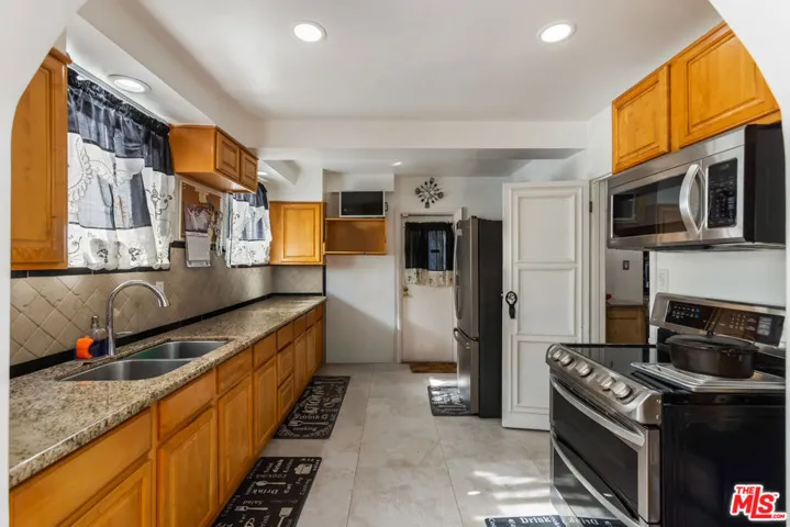 Digitally Alt. Kitchen