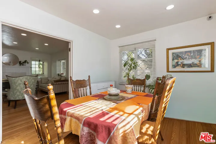 digitally Alt. dining room