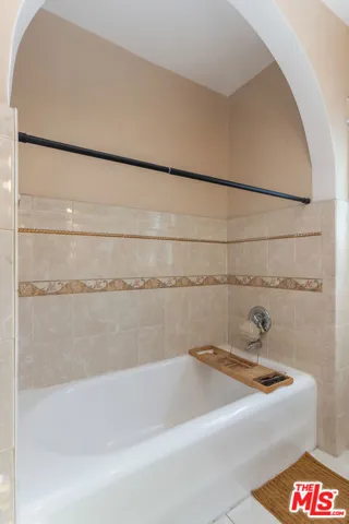 Upstairs tub