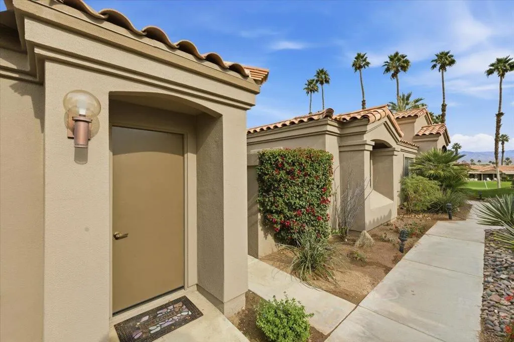 38658 Dahlia Way, Palm Desert, California 92211 home-pic-6