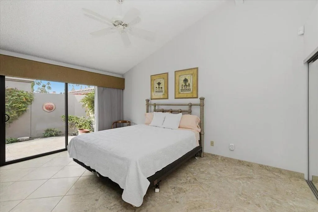 38658 Dahlia Way, Palm Desert, California 92211 home-pic-31