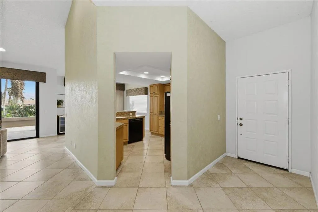 38658 Dahlia Way, Palm Desert, California 92211 home-pic-10