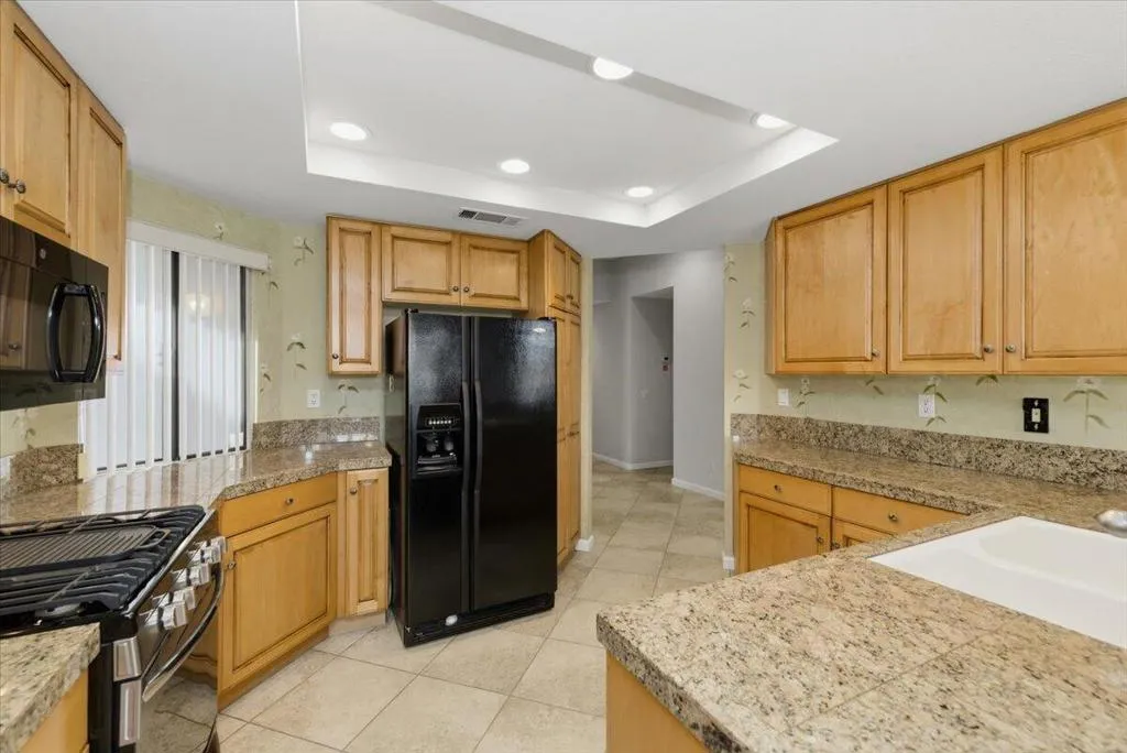 38658 Dahlia Way, Palm Desert, California 92211 home-pic-24