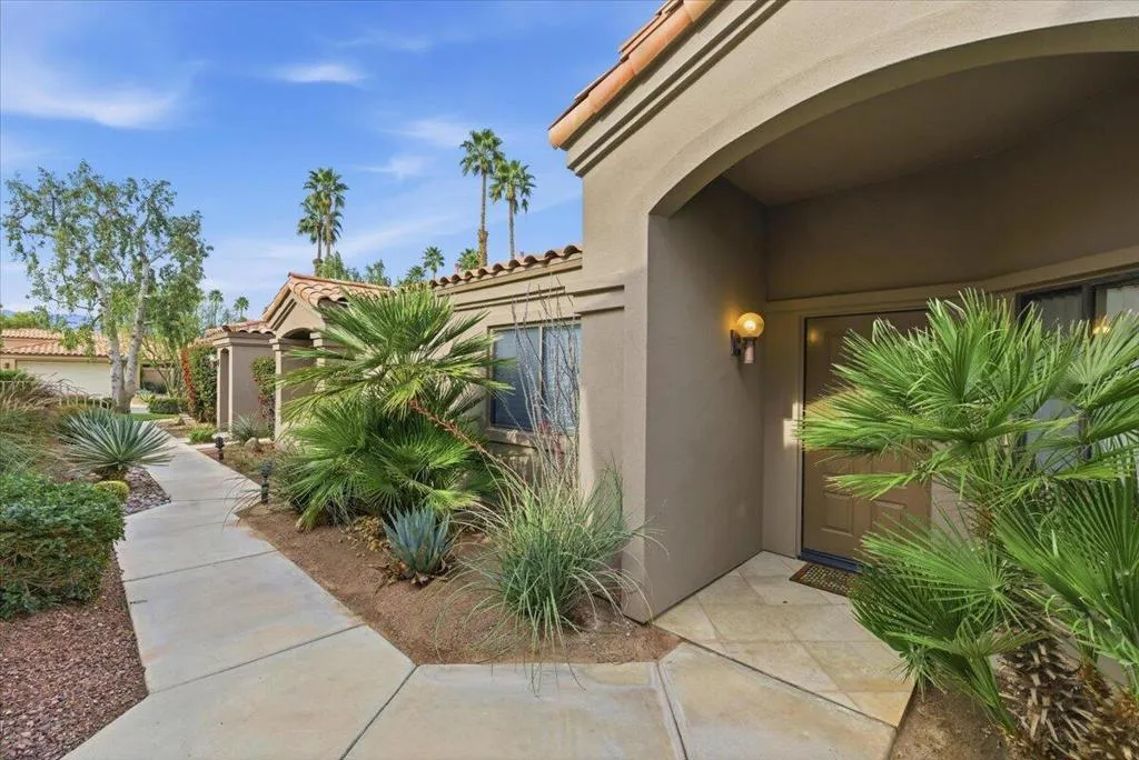 38658 Dahlia Way, Palm Desert, California 92211 home-pic-4