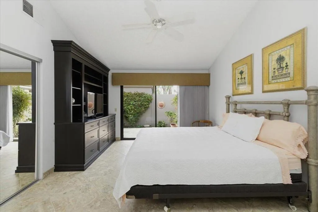 38658 Dahlia Way, Palm Desert, California 92211 home-pic-32