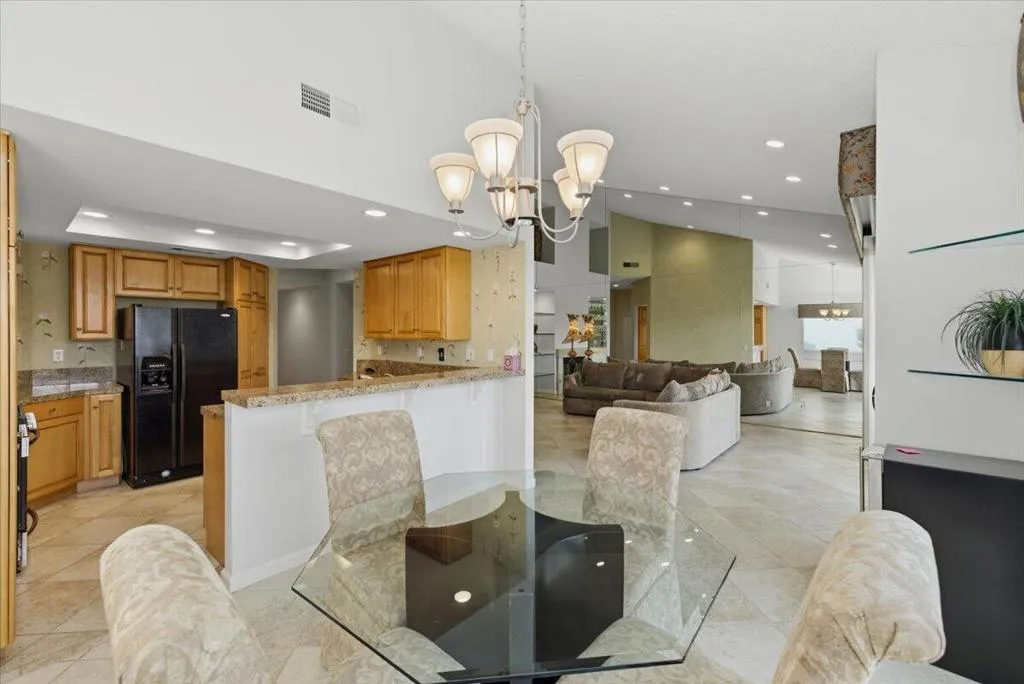 38658 Dahlia Way, Palm Desert, California 92211 home-pic-19