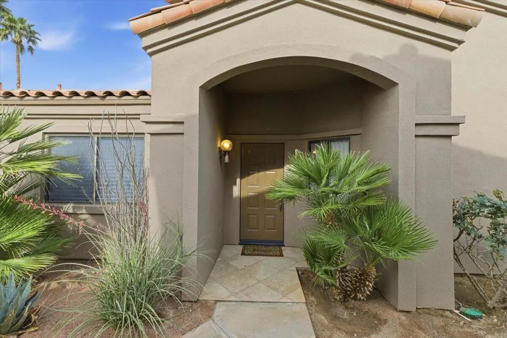 38658 Dahlia Way, Palm Desert, California 92211 home-pic-9