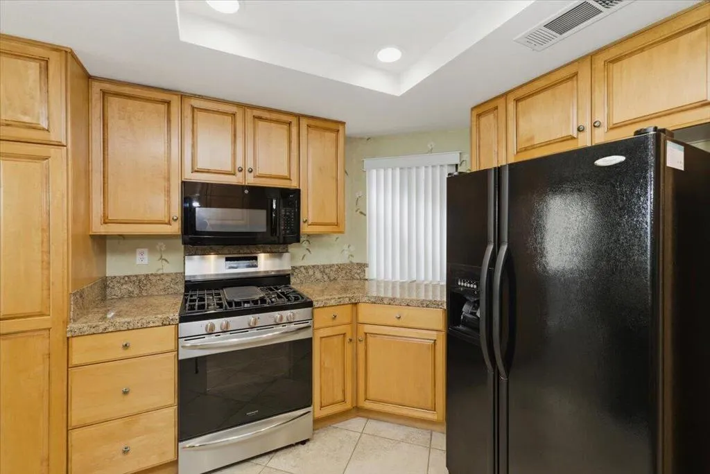 38658 Dahlia Way, Palm Desert, California 92211 home-pic-25