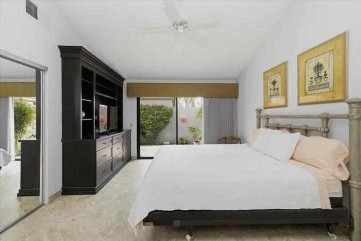 40-Bedroom
