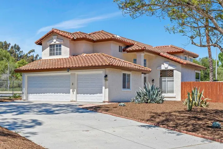 Oversize Driveway for extra Parking!