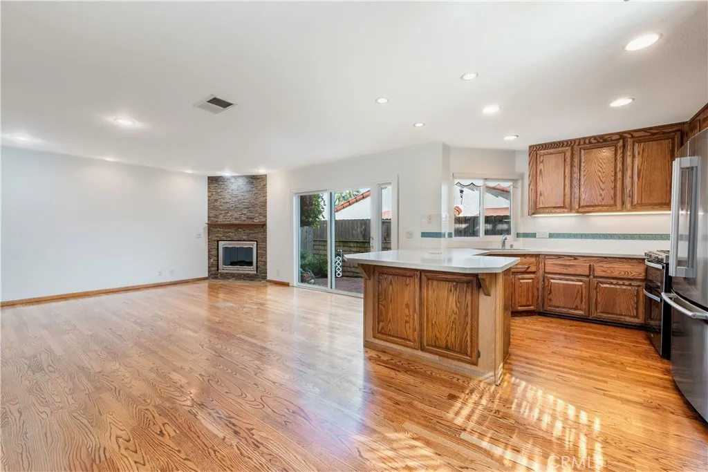 4425 E 5th A, Long Beach, California 90814 home-pic-9