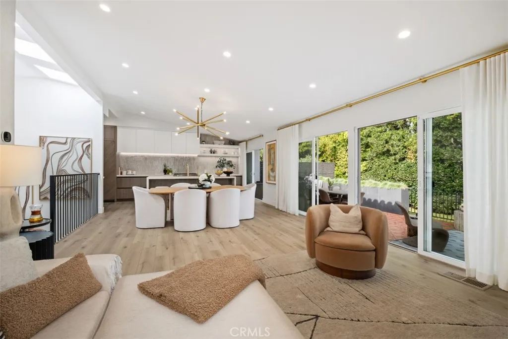 358 Vista Madera, Newport Beach, California 92660 home-pic-8