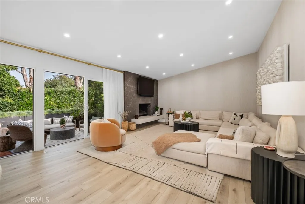 358 Vista Madera, Newport Beach, California 92660 home-pic-4
