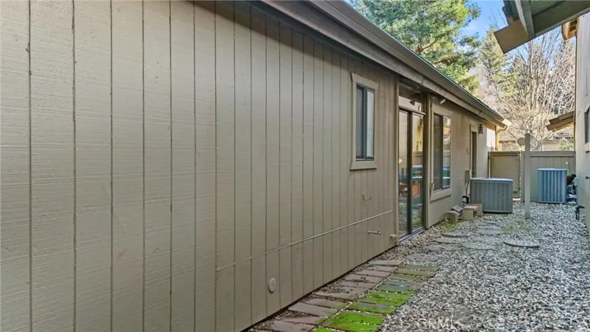 33 Pebblewood Pines, Chico, California 95926