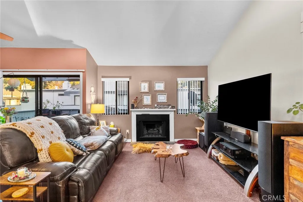 6490 Twin Circle, Simi Valley, California 93063 home-pic-16