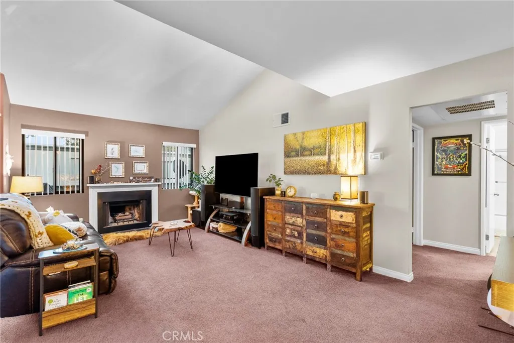 6490 Twin Circle, Simi Valley, California 93063 home-pic-18