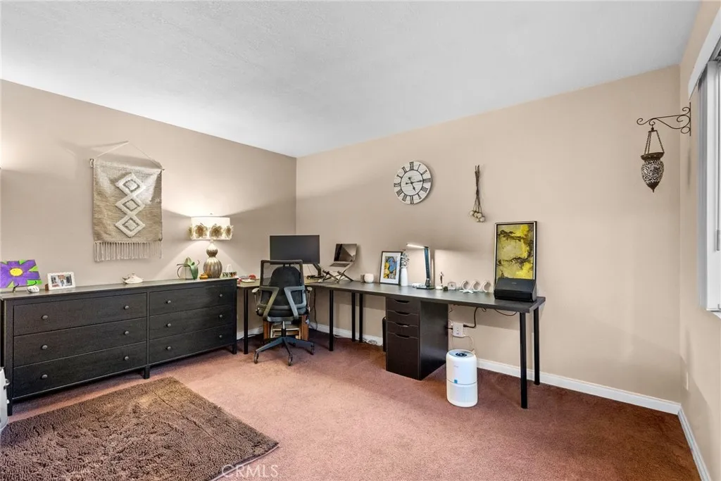 6490 Twin Circle, Simi Valley, California 93063 home-pic-21