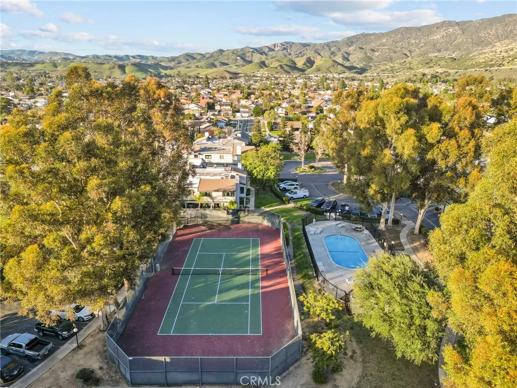 6490 Twin Circle, Simi Valley, California 93063 home-pic-4