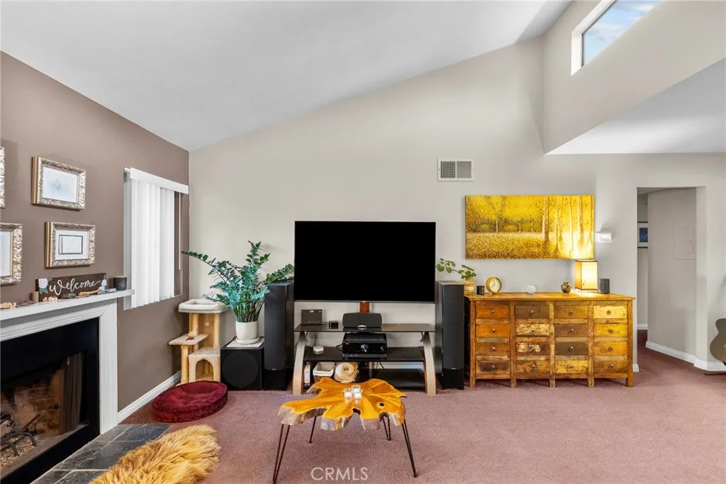 6490 Twin Circle, Simi Valley, California 93063 home-pic-14
