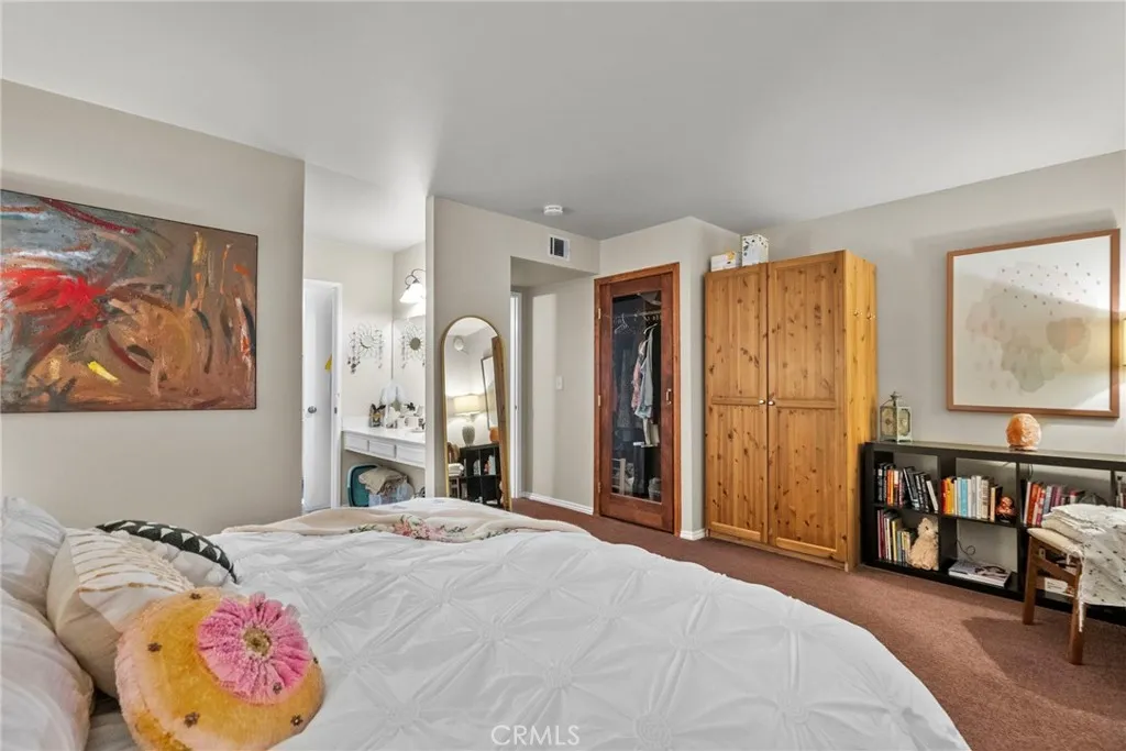6490 Twin Circle, Simi Valley, California 93063 home-pic-24