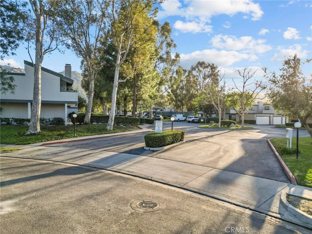 6490 Twin Circle, Simi Valley, California 93063 home-pic-5