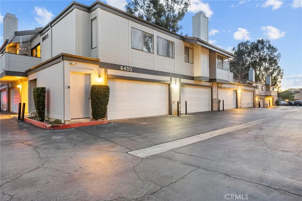 6490 Twin Circle, Simi Valley, California 93063 home-pic-28