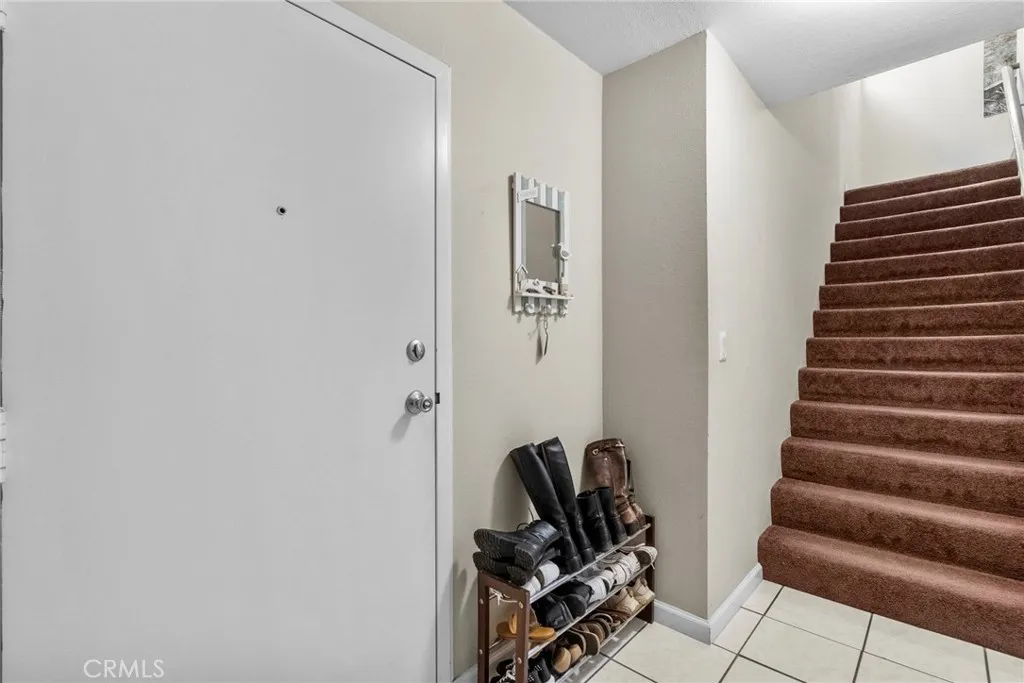 6490 Twin Circle, Simi Valley, California 93063 home-pic-7
