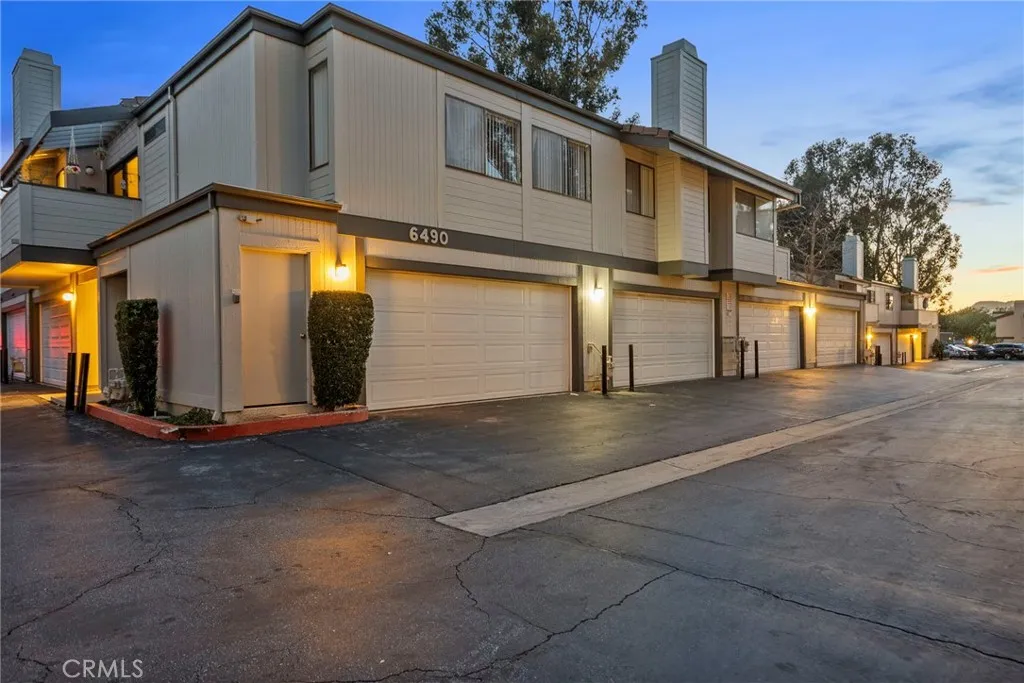 6490 Twin Circle, Simi Valley, California 93063 home-pic-1
