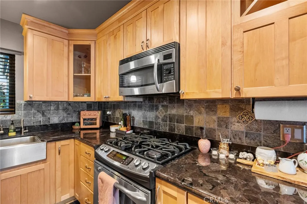 6490 Twin Circle, Simi Valley, California 93063 home-pic-10