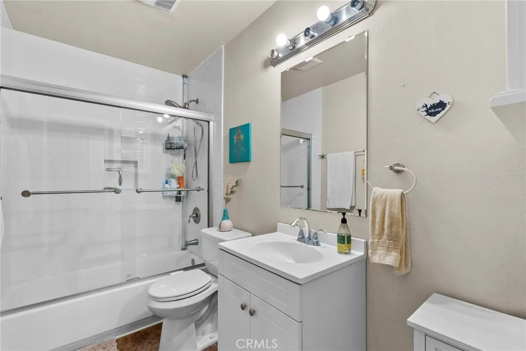 6490 Twin Circle, Simi Valley, California 93063 home-pic-20