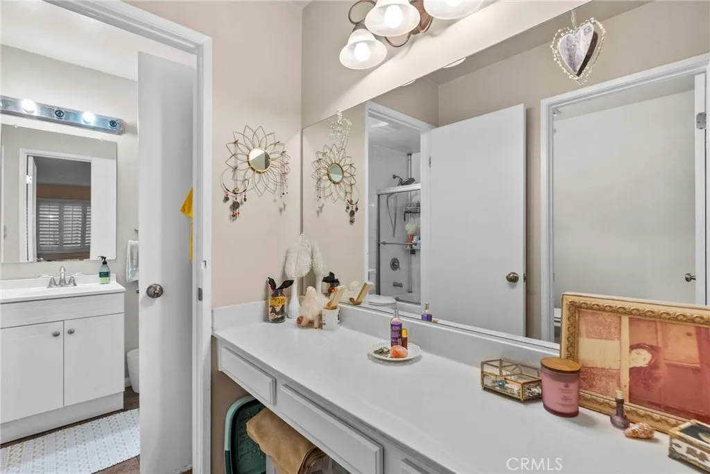 6490 Twin Circle, Simi Valley, California 93063 home-pic-26