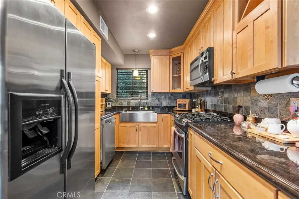 6490 Twin Circle, Simi Valley, California 93063 home-pic-8
