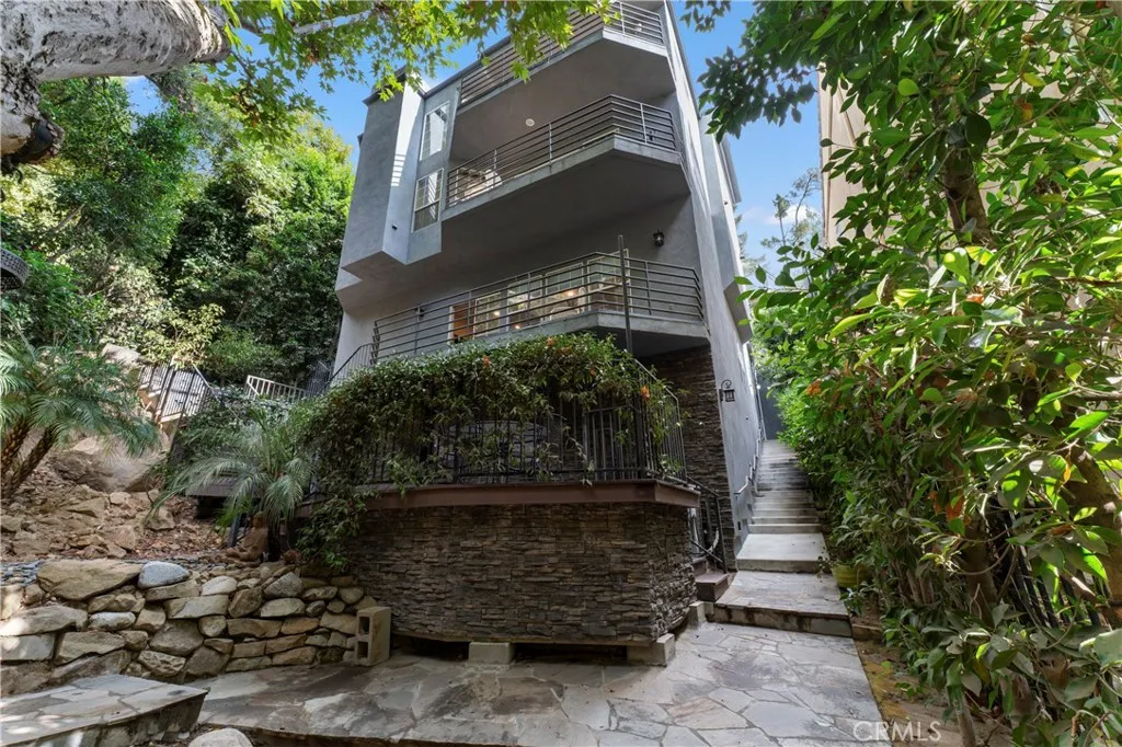 2355 N Beverly Glen Boulevard, Los Angeles, California 90077 home-pic-46