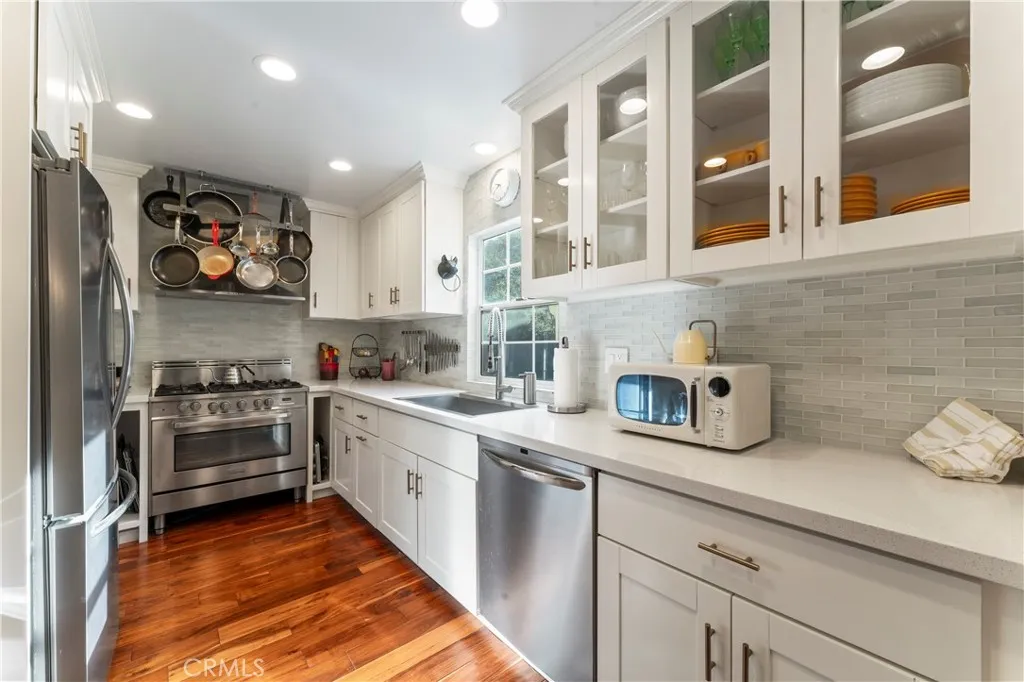2355 N Beverly Glen Boulevard, Los Angeles, California 90077 home-pic-7